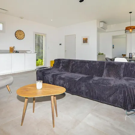 Holiday home Spacieuse Proche Plages Vardiola