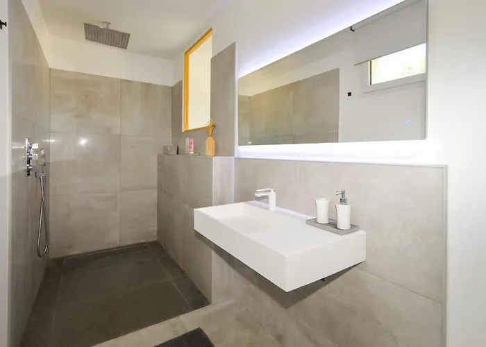 Spacieuse Proche Plages Holiday home Vardiola