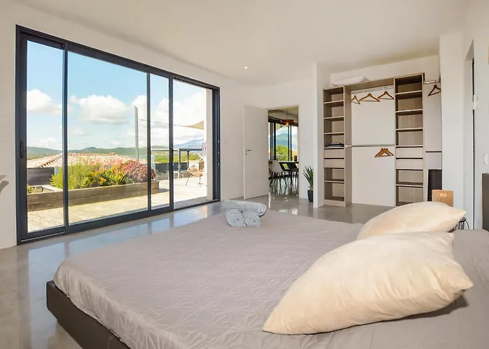 Holiday home Spacieuse Proche Plages Vardiola