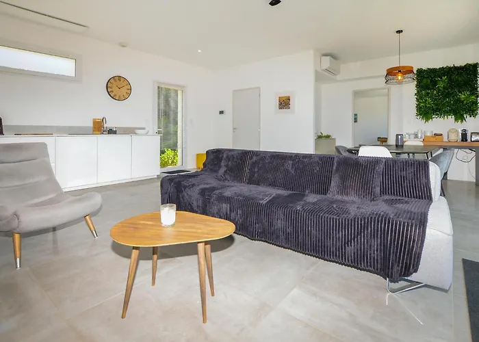 Vakantiehuis Spacieuse Proche Plages Vardiola